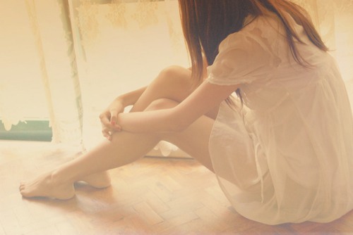 背对着全世界说晚安 唯美小清新女生背影美图_WWW.TQQA.COM