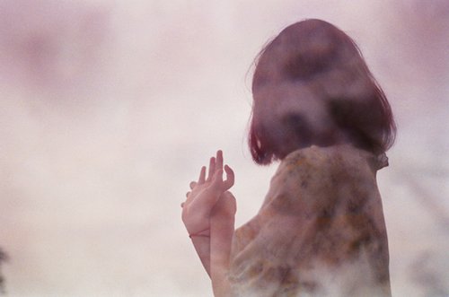 孤单时，仍要守护心中的思念_WWW.TQQA.COM