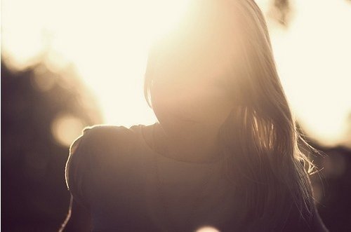 缘起时，一群人里，你只看到她_WWW.TQQA.COM