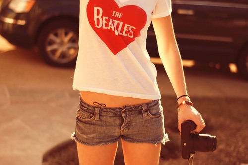 越痛，越不动声色。越苦，越保持沉默  治愈系女_WWW.TQQA.COM