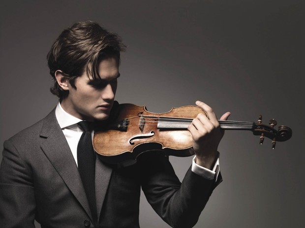 优美而典雅的小提琴高清图片_WWW.TQQA.COM