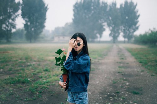 我们心中那个都有一个别人的影子_WWW.TQQA.COM