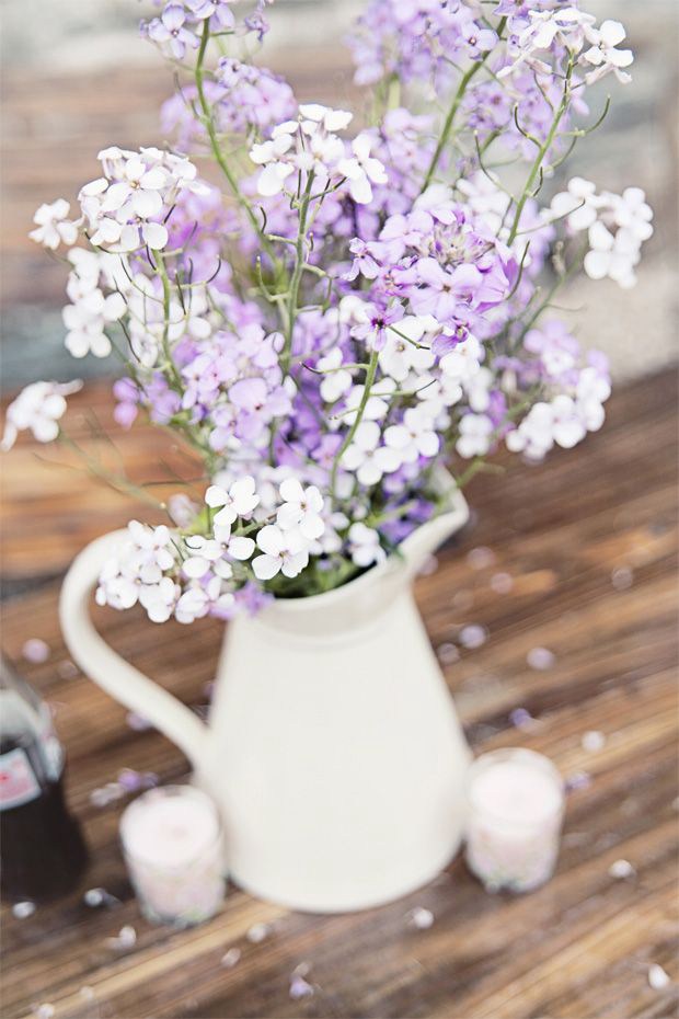 花瓶中那束好看的花朵的美图图片_WWW.TQQA.COM