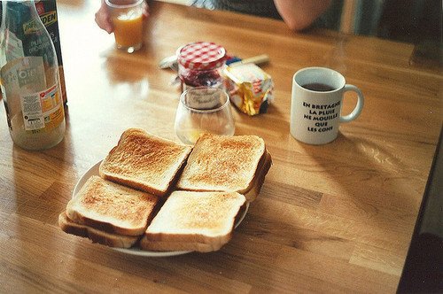 只是因为我们还足够年轻_WWW.TQQA.COM