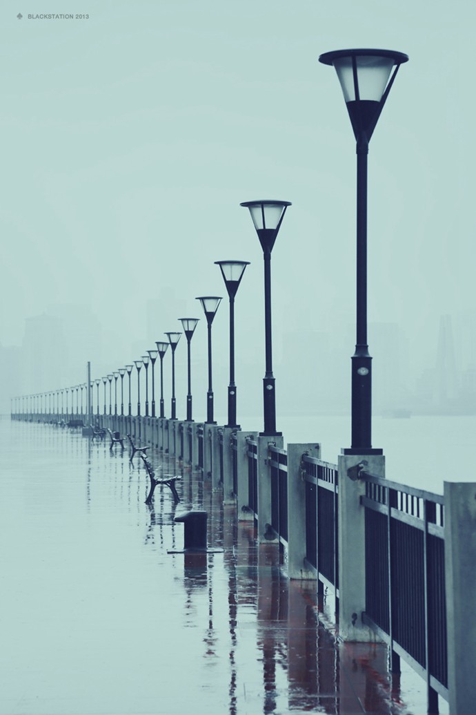 给人以光明的路灯唯美图片_WWW.TQQA.COM