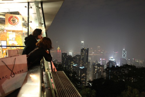 不属于自己的，何必拼了命去在乎 唯美小清新图_WWW.TQQA.COM