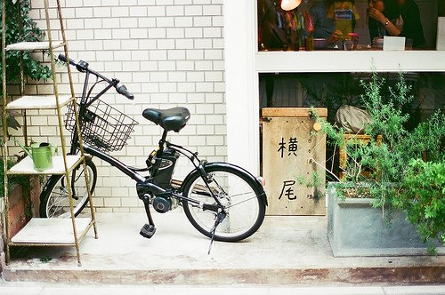 以自行车为题材的唯美图片_WWW.TQQA.COM