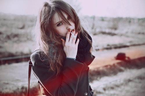 我喜欢一个人走在路上_WWW.TQQA.COM