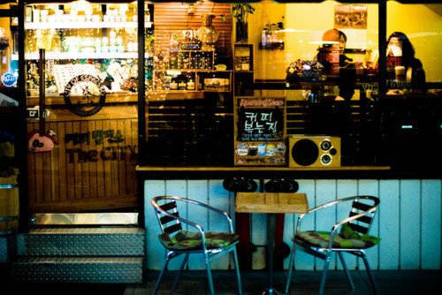 街角有家店，店里却没有你_WWW.TQQA.COM