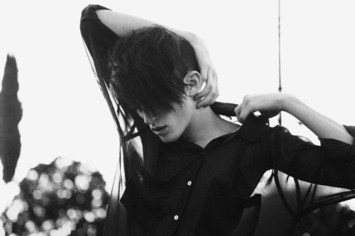 芸芸众生，谁不是一样的呢 意境小清新人物图片_WWW.TQQA.COM