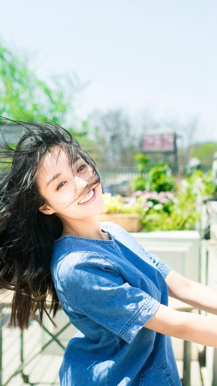 你的微笑看起来很美_日系小清新女生图片_WWW.TQQA.COM