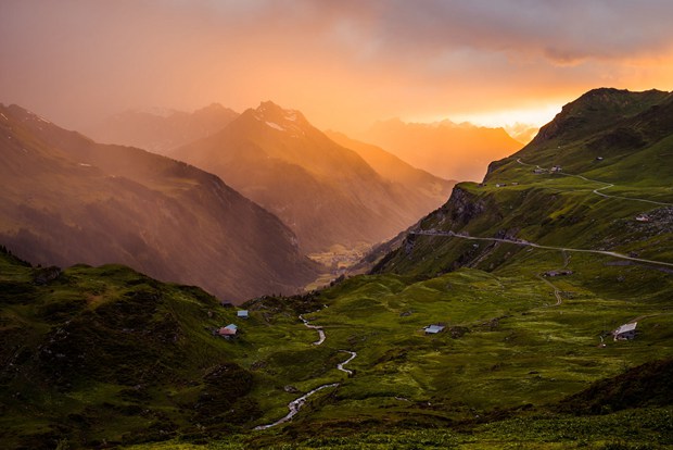 9张超好看的远山、山峰唯美风光美图_WWW.TQQA.COM