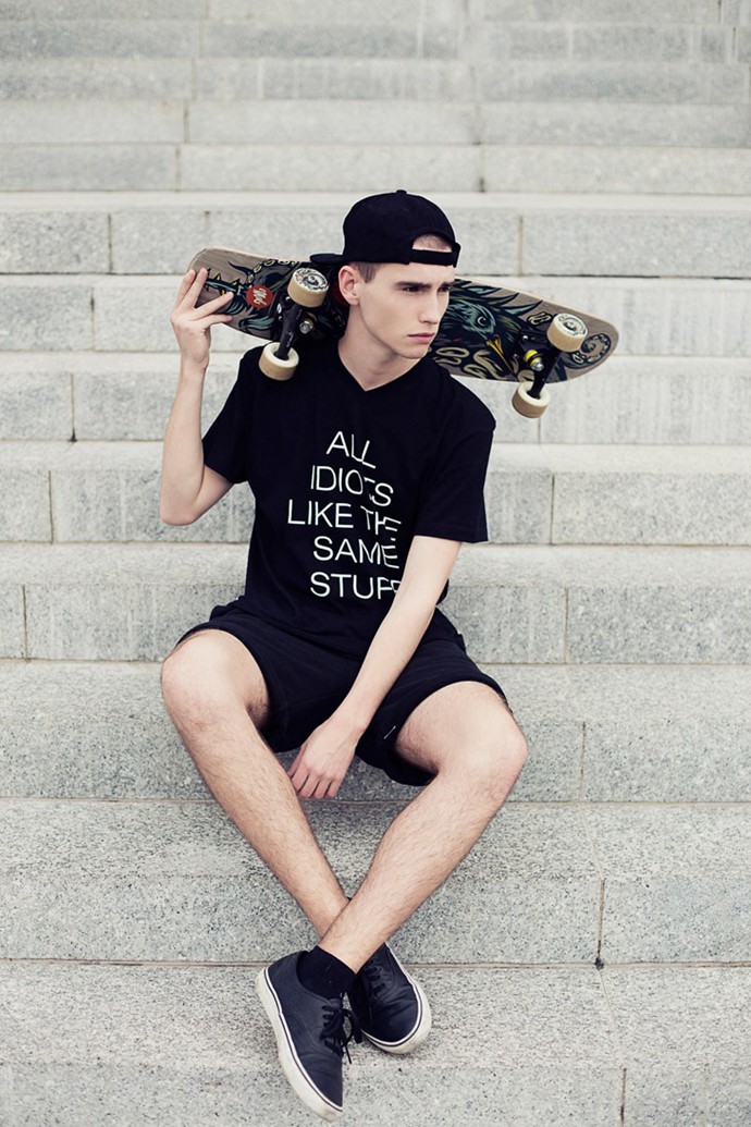 帅气的欧美滑板少年唯美图片_WWW.TQQA.COM