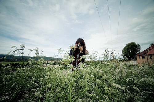 越痛，越不动声色。越苦，越保持沉默  治愈系女_WWW.TQQA.COM