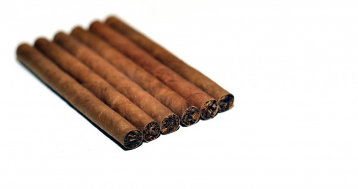 古巴产雪茄香烟唯美图片_WWW.TQQA.COM