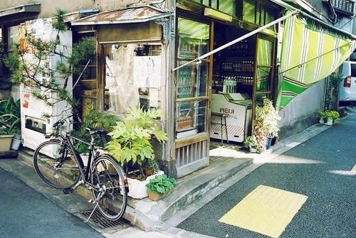 在这城市里完成一次眷恋，与爱情无关_WWW.TQQA.COM