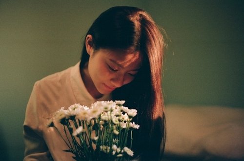 回忆里的人是不能见的_WWW.TQQA.COM