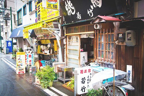 街角有家店，店里却没有你_WWW.TQQA.COM