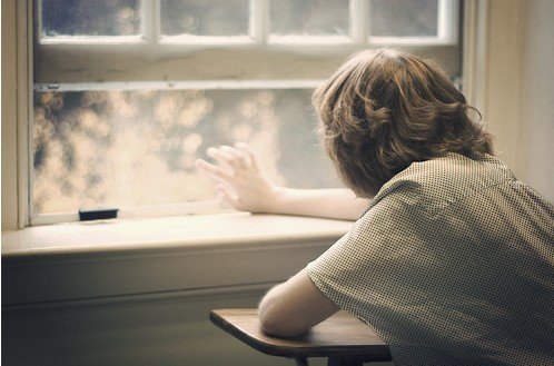 阳光照射在房间的每一个角落_WWW.TQQA.COM