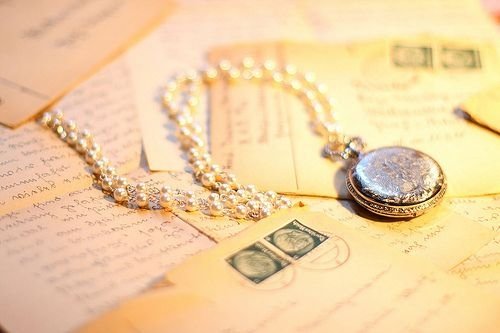 不再奢望一场盛世繁花的相遇_WWW.TQQA.COM