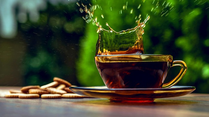 夏天喝杯茶水最棒了_唯美图片_WWW.TQQA.COM