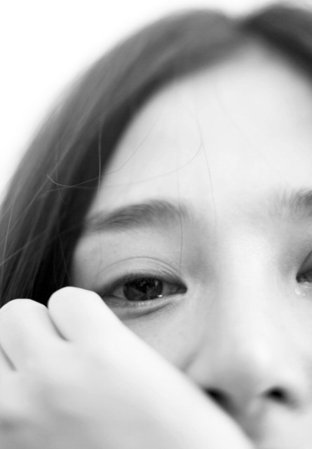 泪的独自告白  流泪女生lomo图片_WWW.TQQA.COM