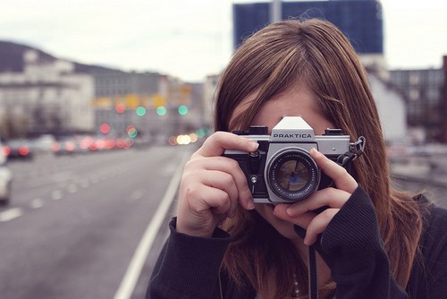 在镜头另一边的你_WWW.TQQA.COM