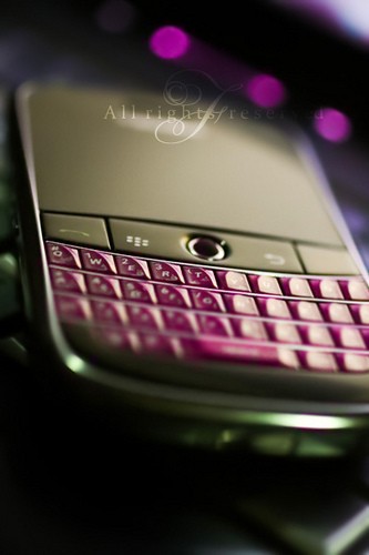 漂亮的全键盘手机BlackBerry题材美图_WWW.TQQA.COM