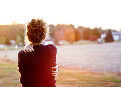 我在你的背后  唯美背影小清新图片_WWW.TQQA.COM