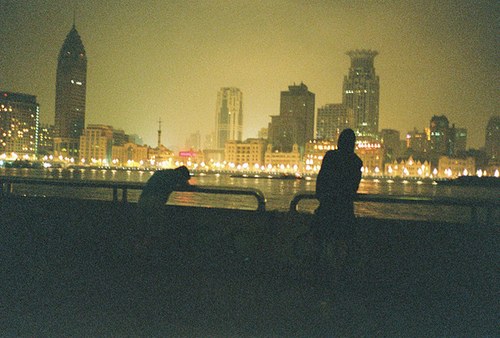 夜色下的孤独_唯美图片_WWW.TQQA.COM