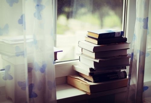 带上一本书，独自去旅行_WWW.TQQA.COM