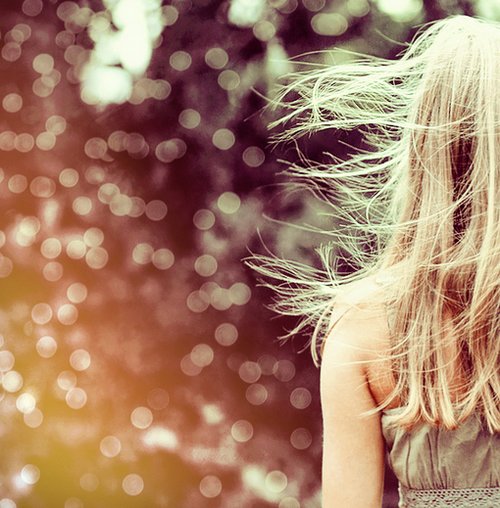 因为某个人的微笑，阳光就明媚起来_WWW.TQQA.COM