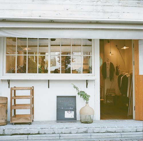 街角有家店，店里却没有你_WWW.TQQA.COM