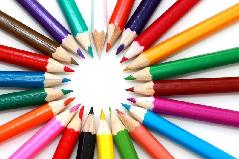 五颜六色的彩色铅笔画笔图片_WWW.TQQA.COM