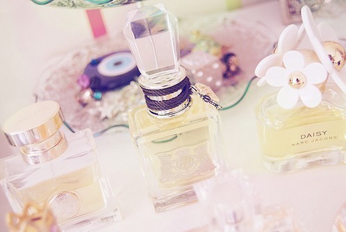 那些让人意乱情迷的香水 -美图_WWW.TQQA.COM