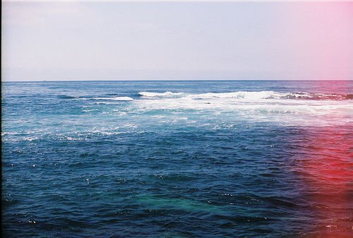 海是浅蓝到深蓝的距离_WWW.TQQA.COM