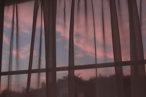 我们的孤独，并非缺朋少友_WWW.TQQA.COM