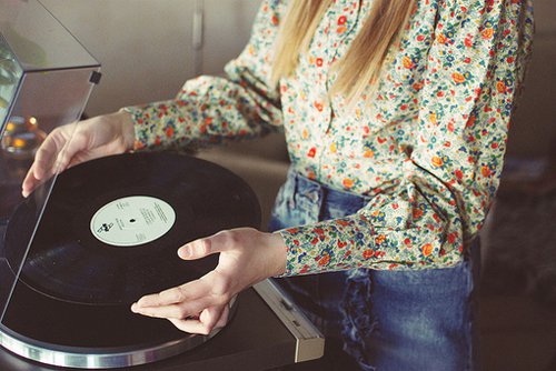 10张清新的日系美图搭配唯美的文字_WWW.TQQA.COM