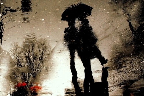 喜欢下雨的天气，喜欢下雨帮我撑伞的你_WWW.TQQA.COM