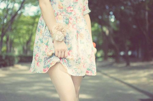 裙子是向下开的花朵_WWW.TQQA.COM