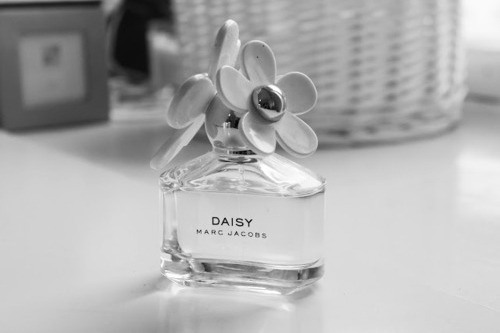 香水有毒 唯美香水美图_WWW.TQQA.COM