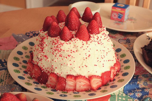 清新粉色系的草莓蛋糕小清新图片分享_WWW.TQQA.COM