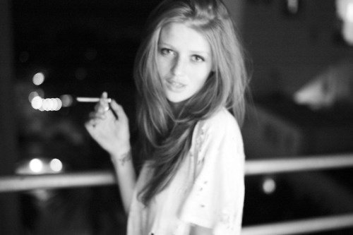 爱来爱去，我只是爱了自己的影子_WWW.TQQA.COM