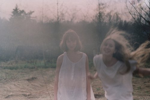 友情最难得的是分别依然会时时想起_WWW.TQQA.COM