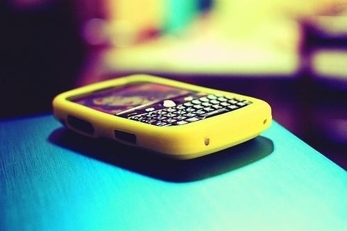 漂亮的全键盘手机BlackBerry题材美图_WWW.TQQA.COM