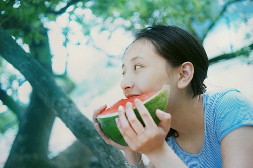 请把后半辈子还给自己 唯美女生治愈系图片_WWW.TQQA.COM