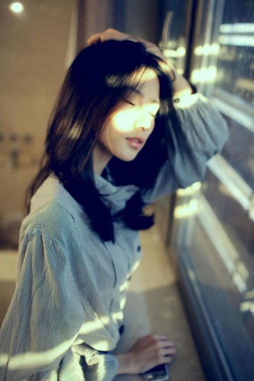 你和我的一个梦长得好像_优雅清新的甜美女生图_WWW.TQQA.COM