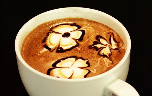 咖啡与咖啡杯的唯美意境小清新美图欣赏_WWW.TQQA.COM
