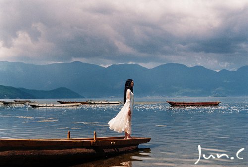 美图：敢爱敢恨，敢于追求，这样的姑娘最美丽_WWW.TQQA.COM