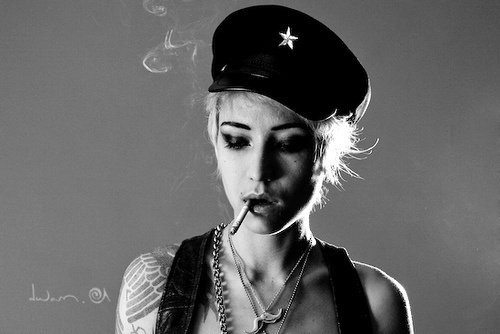 爱来爱去，我只是爱了自己的影子_WWW.TQQA.COM